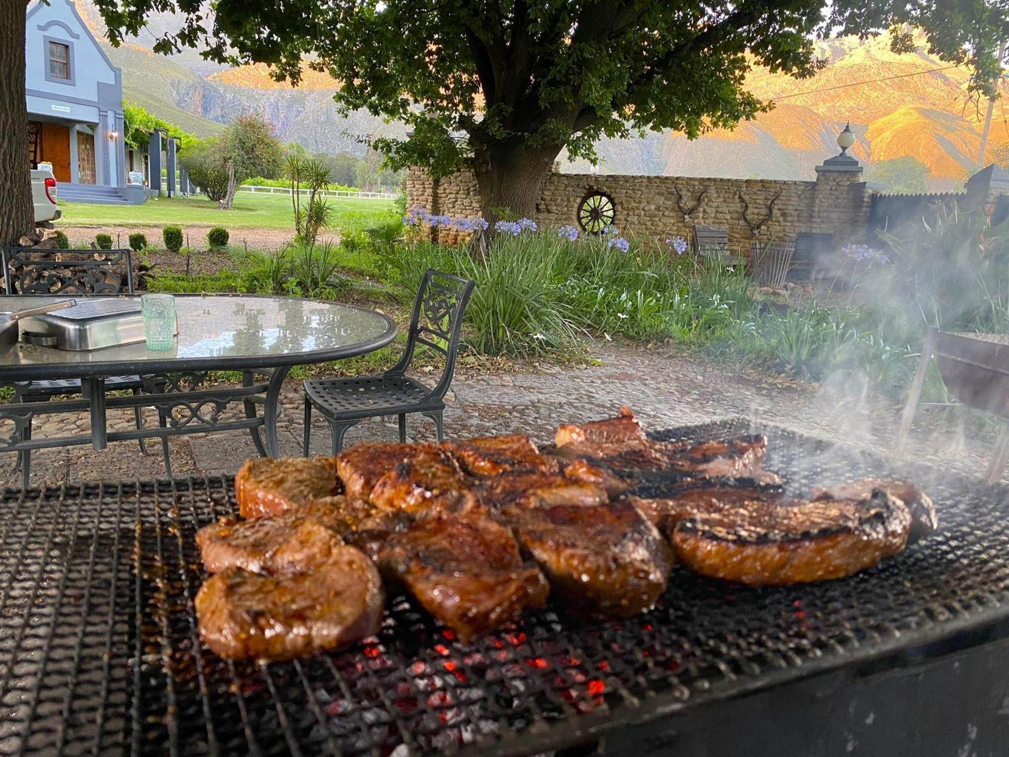 Hotel Oaksrest Vineyards Guest Farm Ladismith Esterno foto
